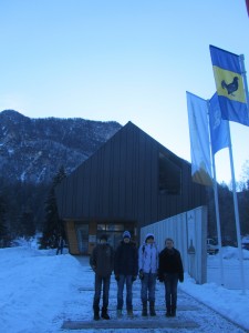 img_10441 Mladi planinci pred Slovenskim planinskim muzejem