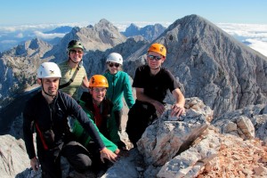 Do koder mi seže pogled, lepota zasanjana ...